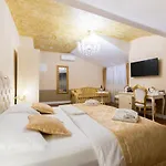 Square Heritage 4*