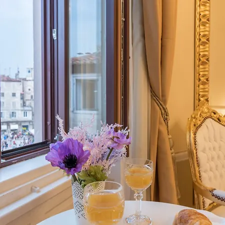 Square Heritage Hotel