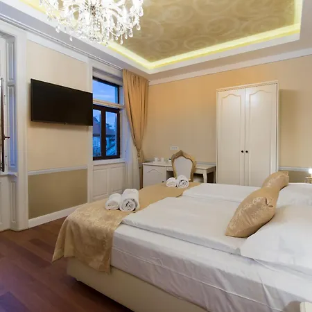 Square Heritage 4*