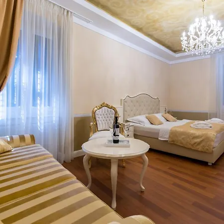 Square Heritage 4* ספליט