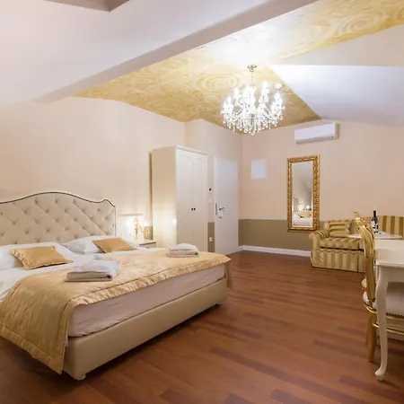 Square Heritage Hotel