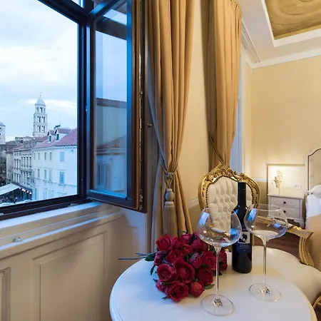 Square Heritage 4* Спліт