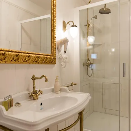 Square Heritage 4*