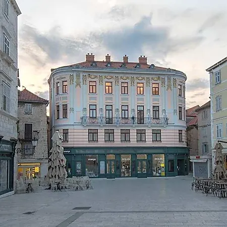 Square Heritage