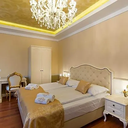Готель Square Heritage 4*