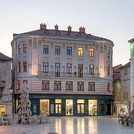 Square Heritage Готель 4*