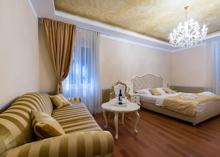 Square Heritage 4* Split