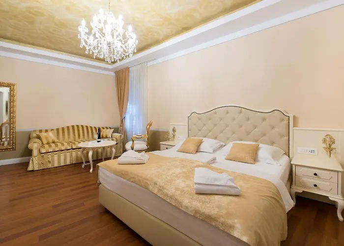 מלון Square Heritage