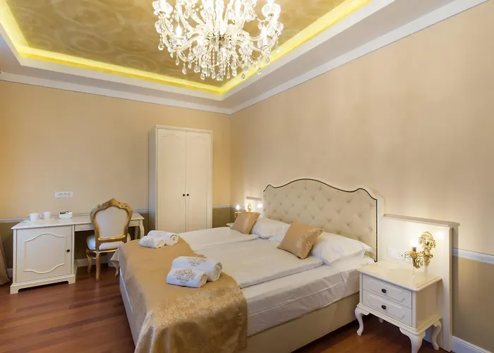 Square Heritage מלון 4*