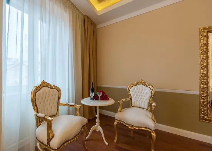 Square Heritage 4* ספליט