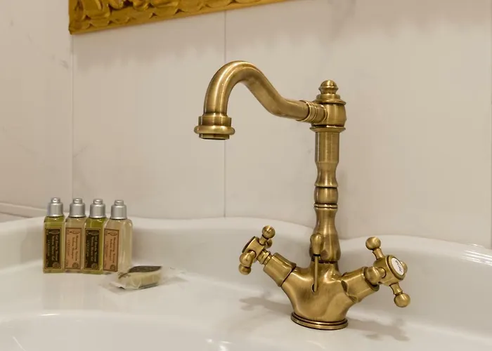 Square Heritage Hotel