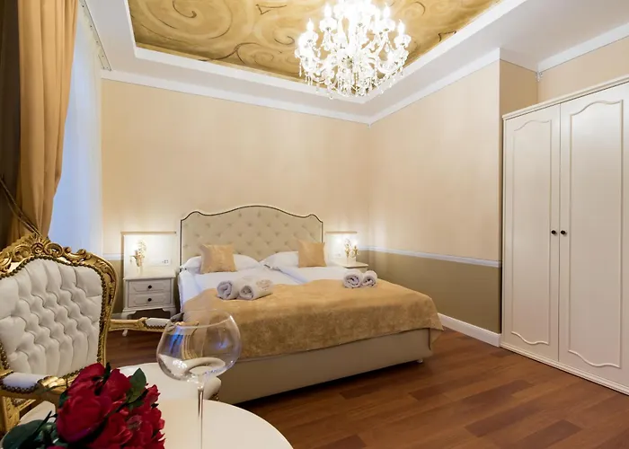 Square Heritage 4* سبليت